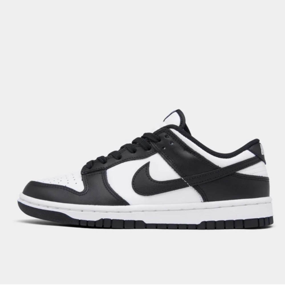 Nike Dunk Low Sneakers